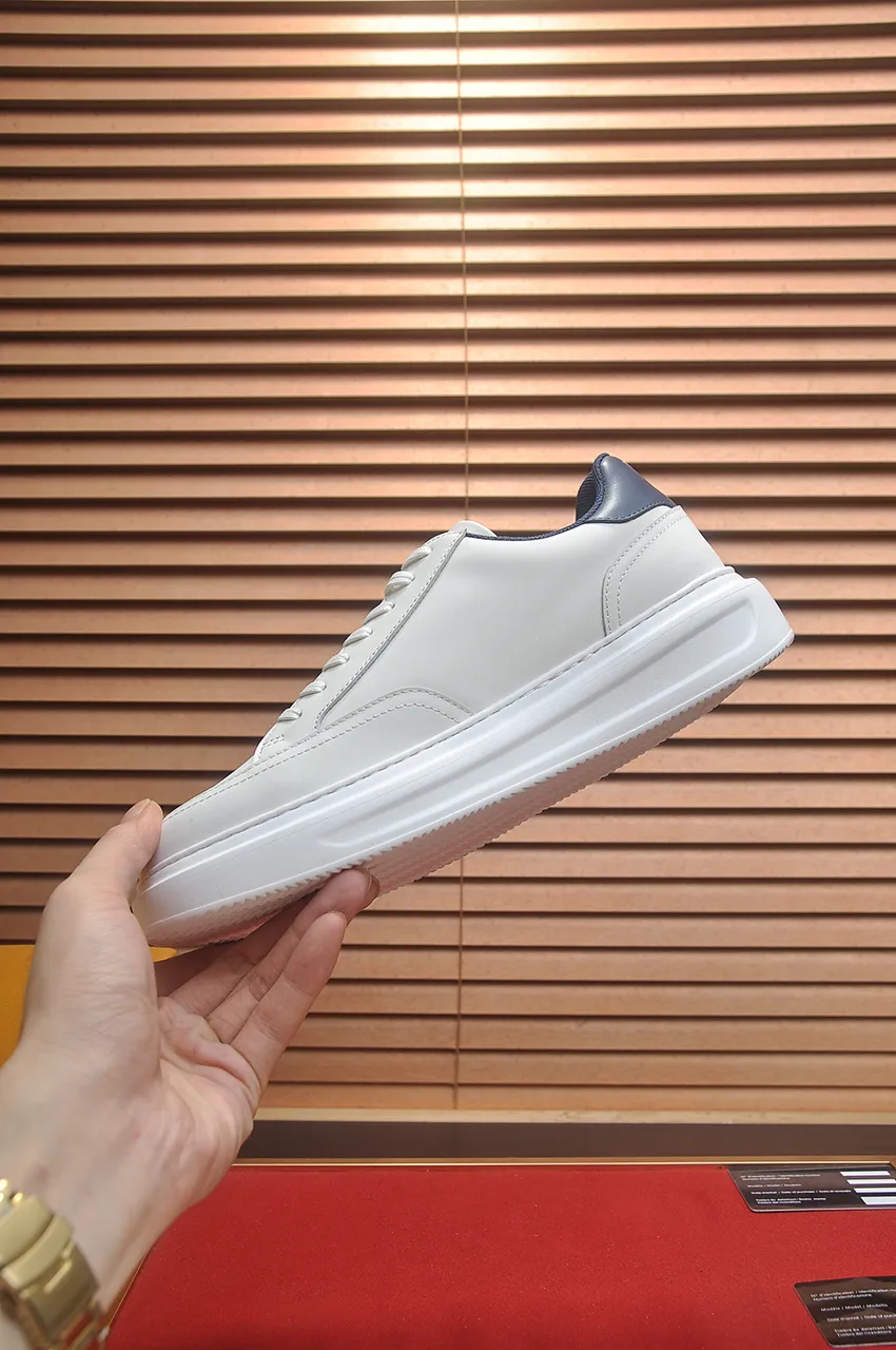 Men's men's shoes 💰640💶Original development, quality shipping, welcome to compare - LV sneaker series sports shoes introduce the loose silhouette of the ready-to-wear series into the spring and summer men's wear shows and make an eye-catching appearance. The cow leather upper is combined with rough fabric laces, and colorful beading highlights the brand's classic elements. LV letters mark the tongue and Monogram floral outsole. Mixed materials Made of top-grain cowhide, thick shoelace design, large Monogram print on the side, mesh lining and cotton feet, the comfort is as extreme as ever, premium heritage, quality first, worth owning! Size: Men’s 38-45 (45 is custom-made and cannot be returned or exchanged)